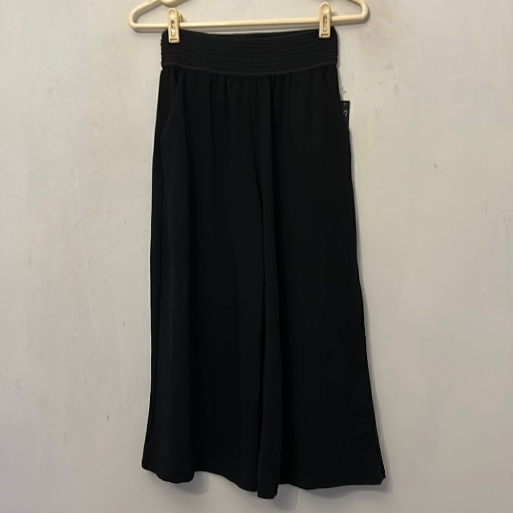 French Laundry black cropped wide leg elastic waistband pants Size S New